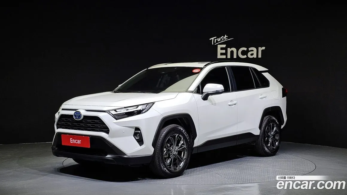 Toyota RAV4 — фото 1