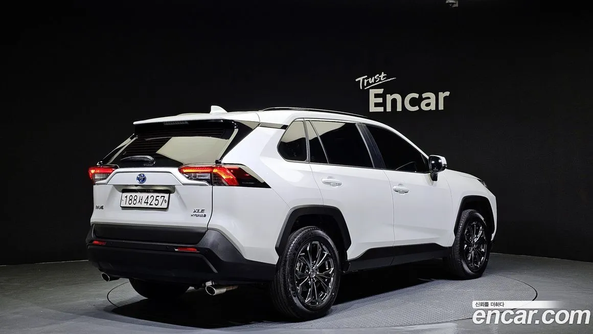 Toyota RAV4 — фото 2