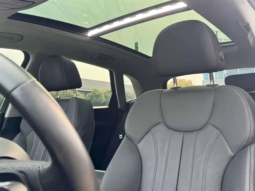 Audi Q5L 2021 из CN, фото 2