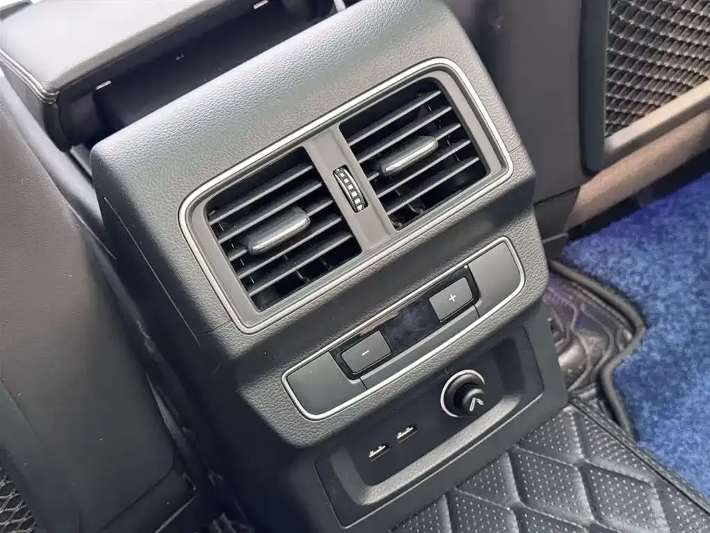 Audi Q5L 2021 из CN, фото 7