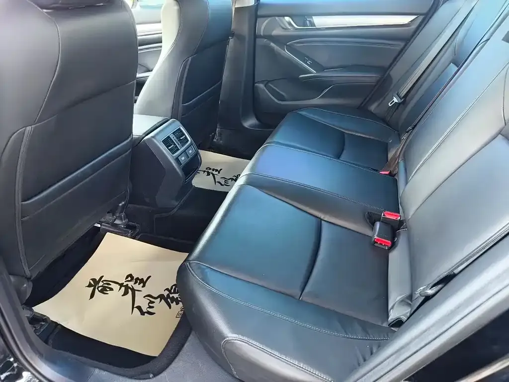 Honda Accord — фото 6