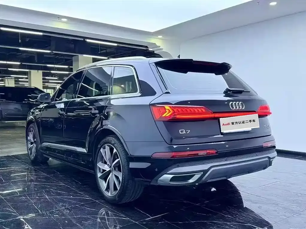 Audi Q7 2021 из CN, фото 10