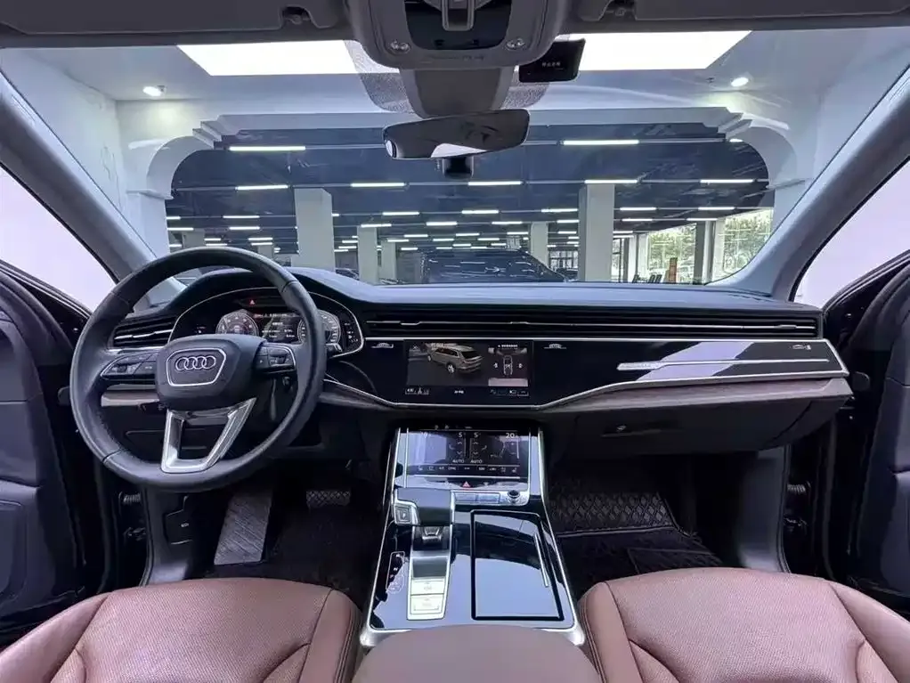 Audi Q7 2021 из CN, фото 8