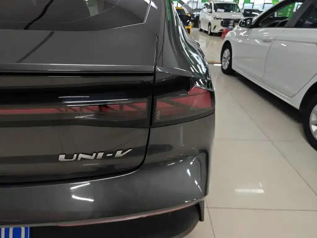 Changan UNI-V 2023 из CN, фото 8