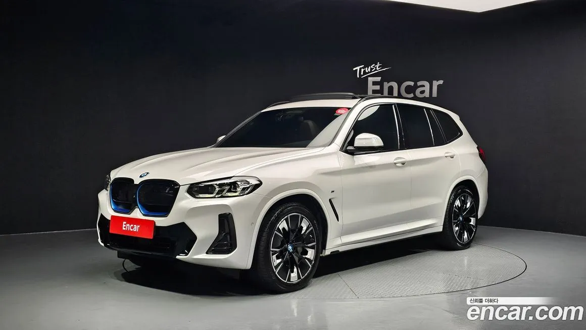 BMW iX3 — фото 1