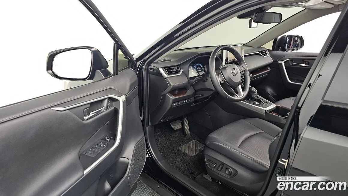 Toyota RAV4 — фото 10