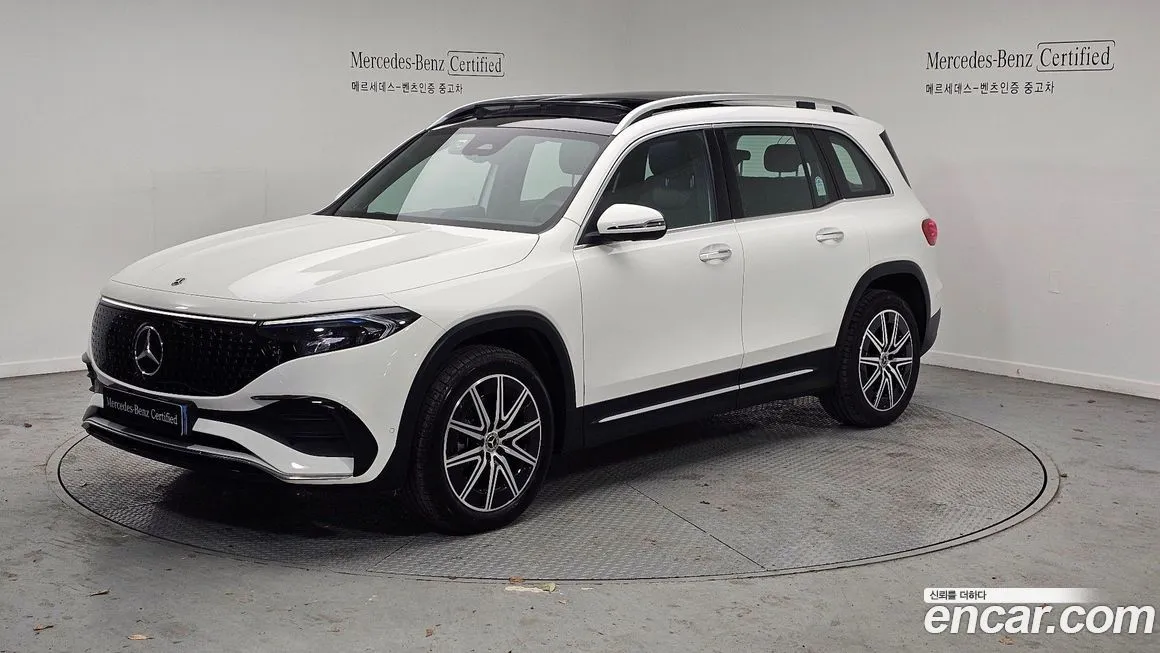 Mercedes-Benz EQB — фото 1