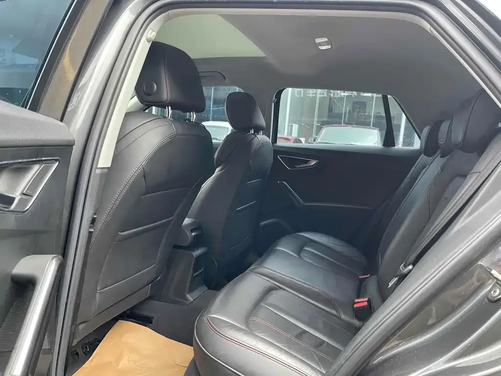 Audi Q2L 2023 из CN, фото 5