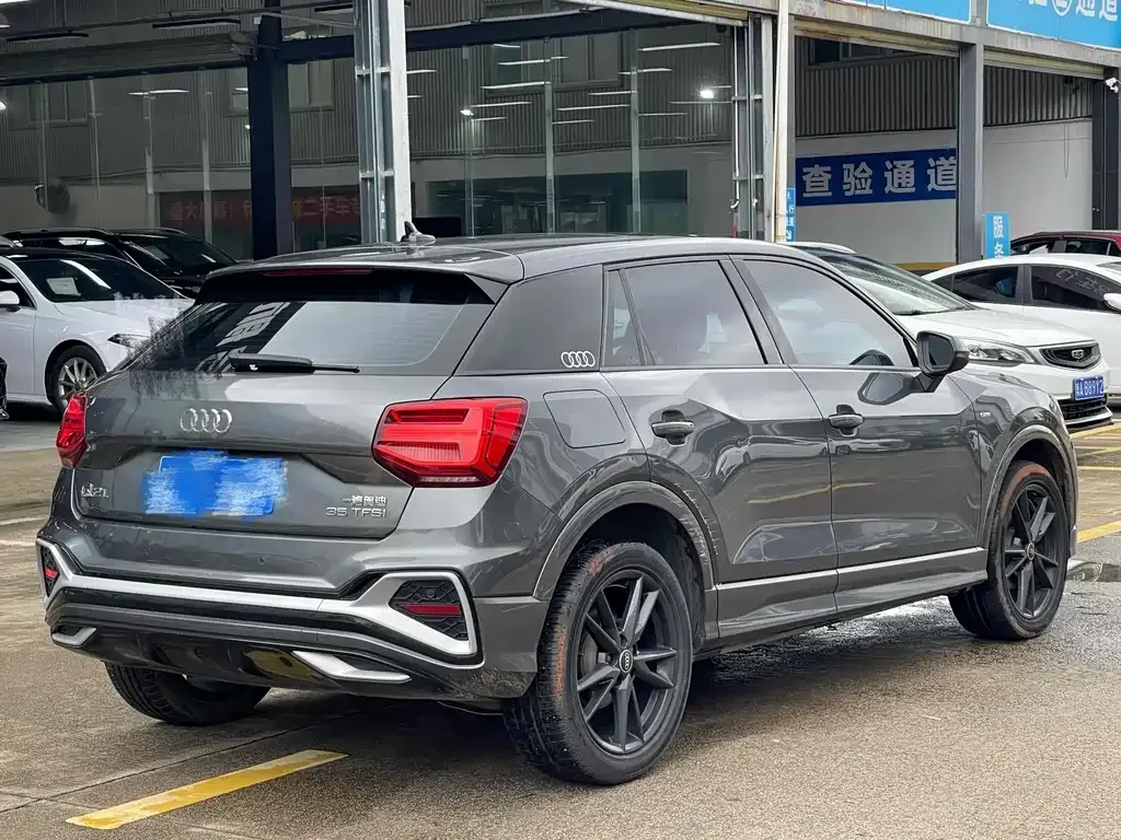 Audi Q2L 2023 из CN, фото 7