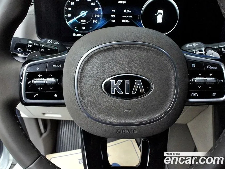Kia Carnival — фото 5