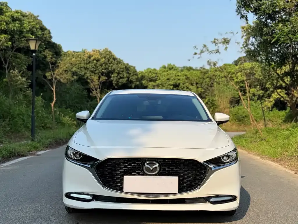Mazda 3 Axela 2022 из CN, фото 2
