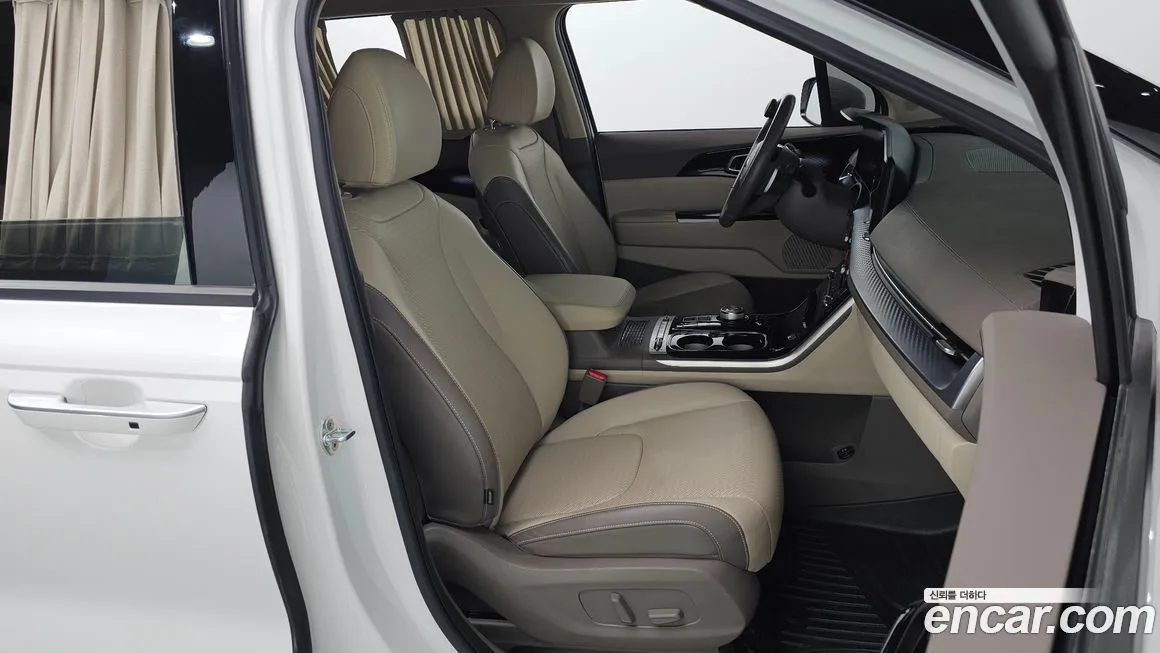 Kia Carnival — фото 10