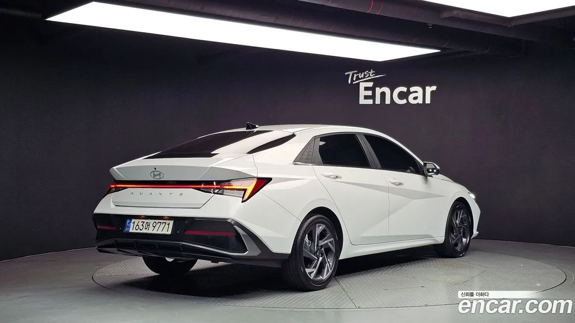 Hyundai AVANTE — фото 2