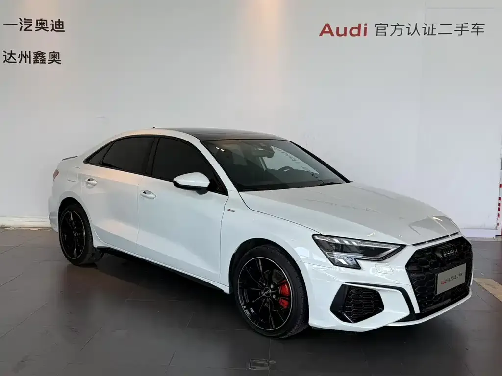 Audi A3 2023 из CN, фото 1