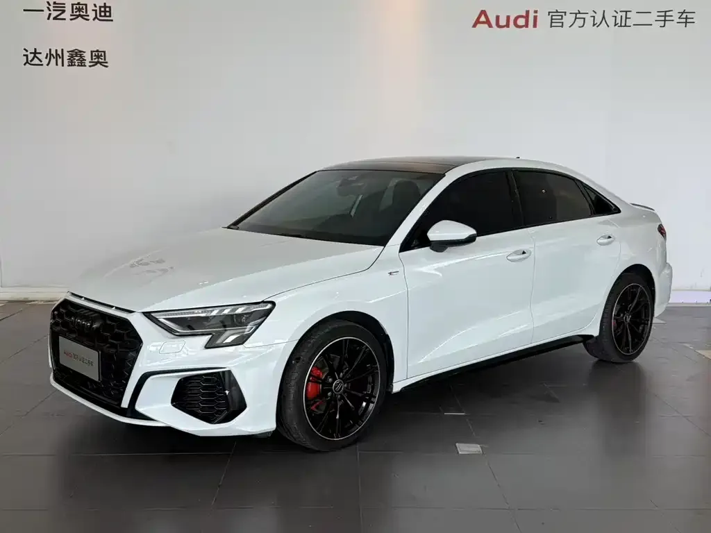 Audi A3 2023 из CN, фото 2