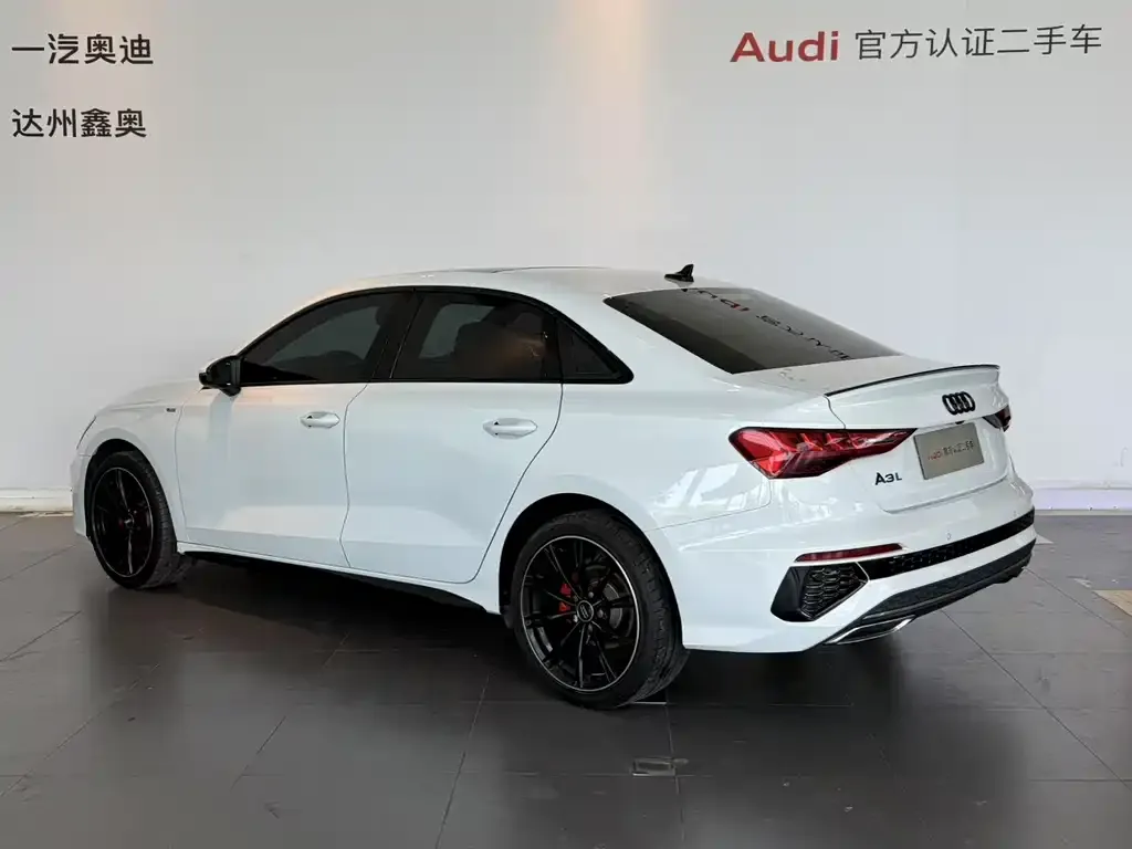 Audi A3 2023 из CN, фото 4