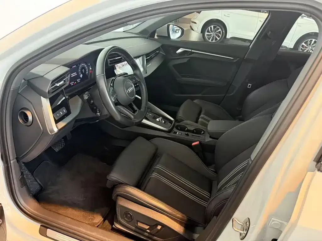 Audi A3 2023 из CN, фото 9