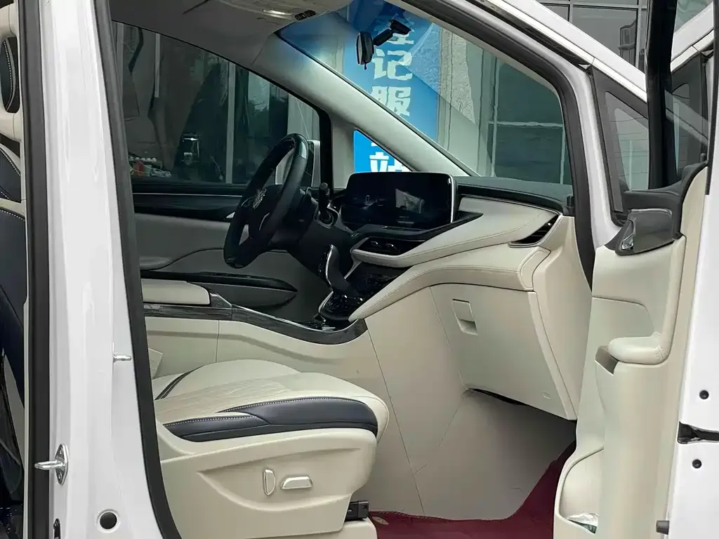 Buick GL8 2024 из CN, фото 10