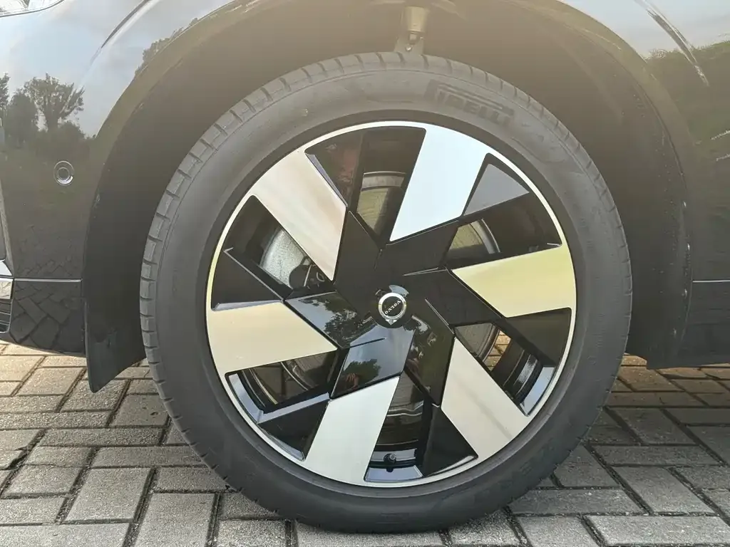 Volvo XC60 PHEV 2024 из CN, фото 8