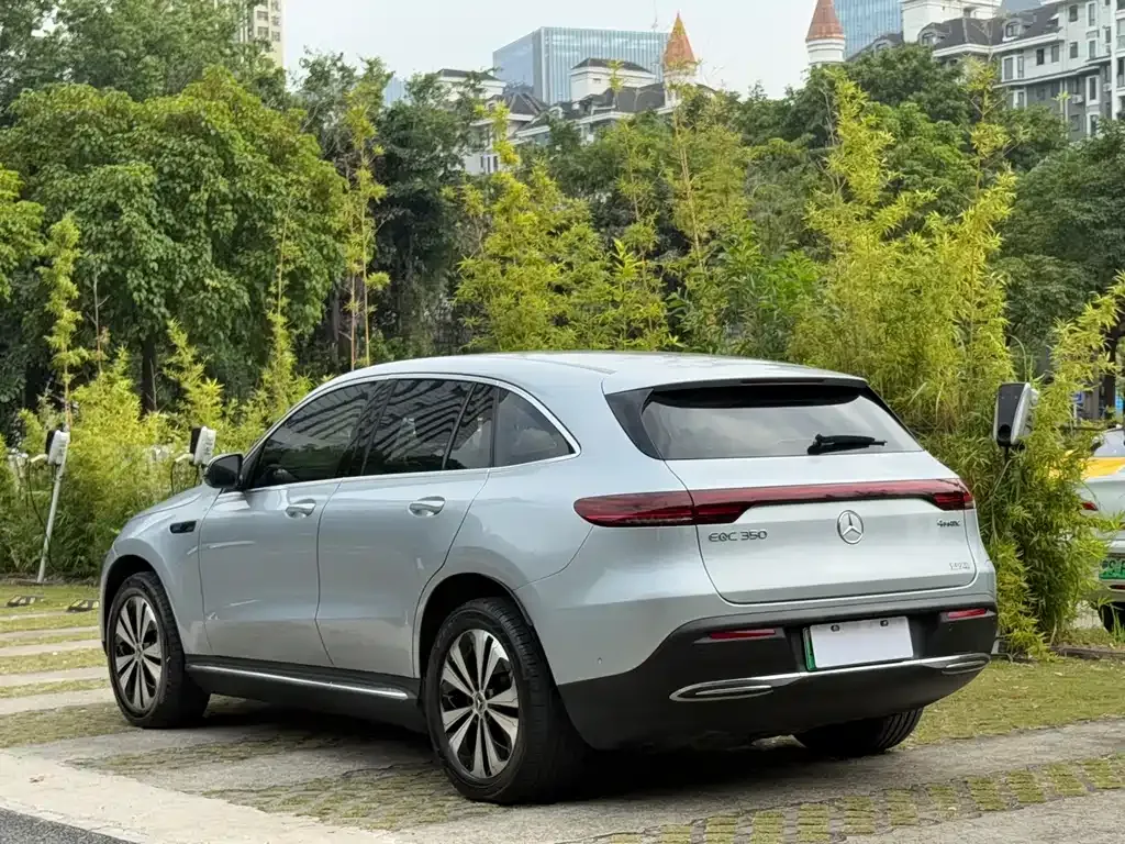 Mercedes-Benz EQC — фото 4