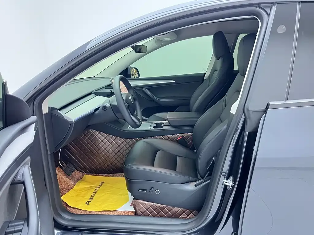 Tesla Model Y 2025 из CN, фото 5