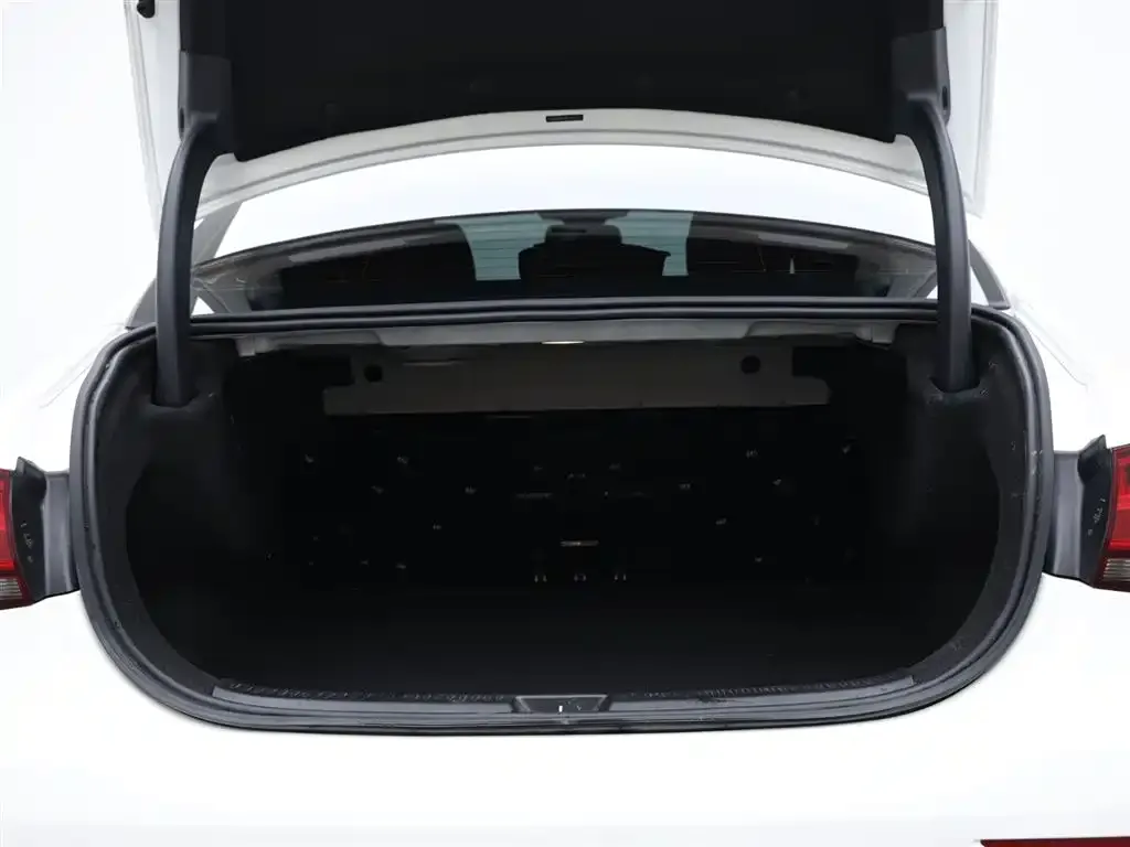 Mercedes-Benz A-Class 2023 из CN, фото 6