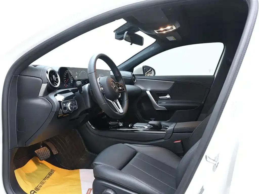 Mercedes-Benz A-Class 2023 из CN, фото 8