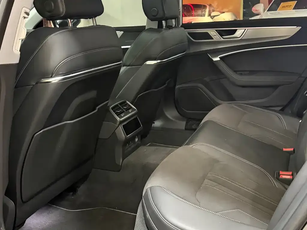 Audi A7L 2025 из CN, фото 6