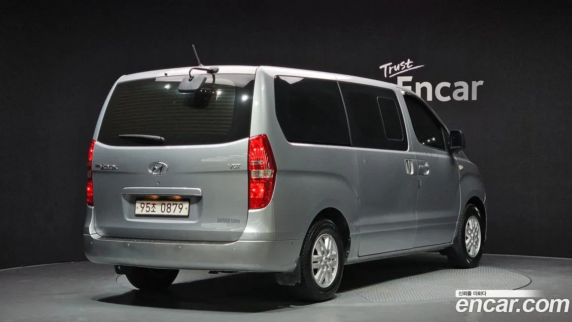 Hyundai Starex — фото 2