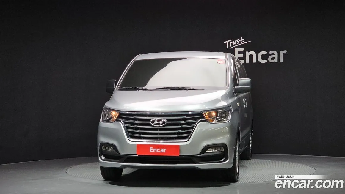 Hyundai Starex — фото 3