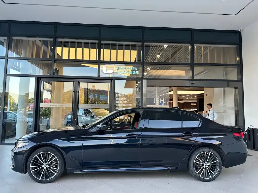 BMW 5 Series 2022 из CN, фото 2