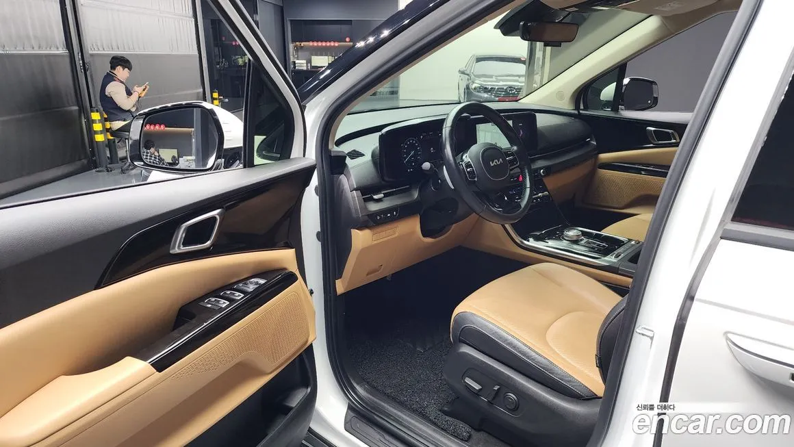 Kia Carnival — фото 10
