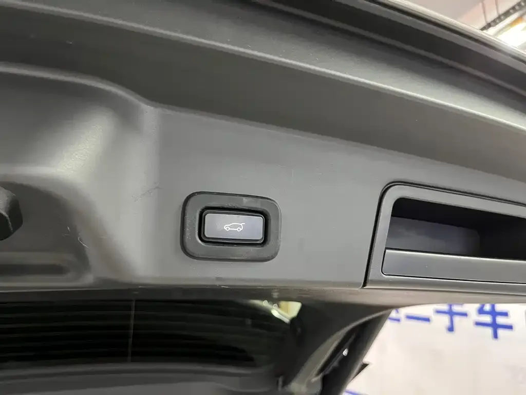 Land Rover Evoque 2023 из CN, фото 8