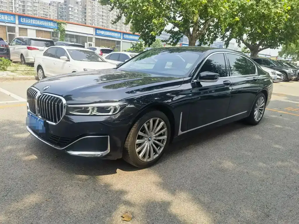 BMW 7 Series — фото 1
