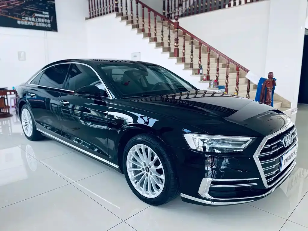 Audi A8 — фото 3