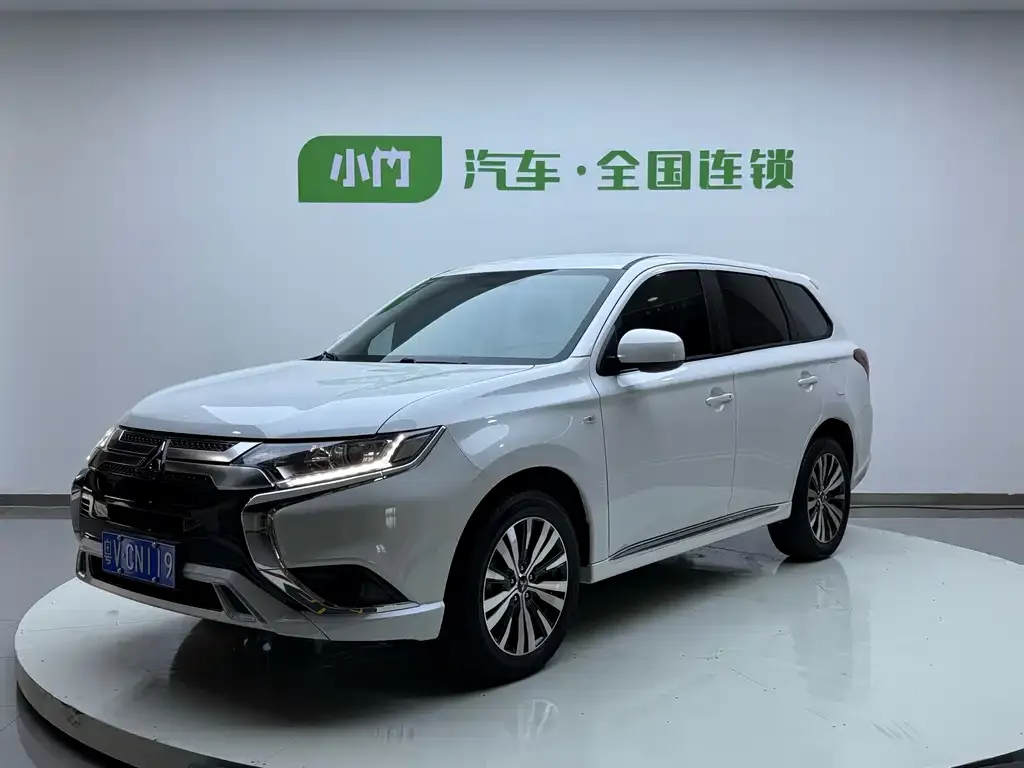 Mitsubishi Outlander 2021 из CN, фото 1