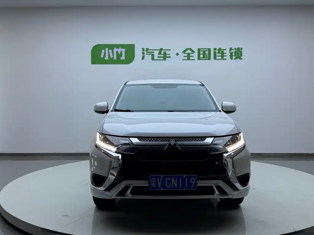 Mitsubishi Outlander 2021 из CN, фото 2