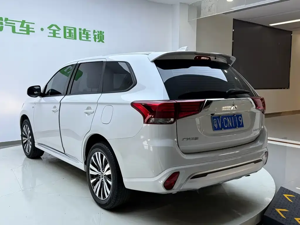 Mitsubishi Outlander 2021 из CN, фото 6