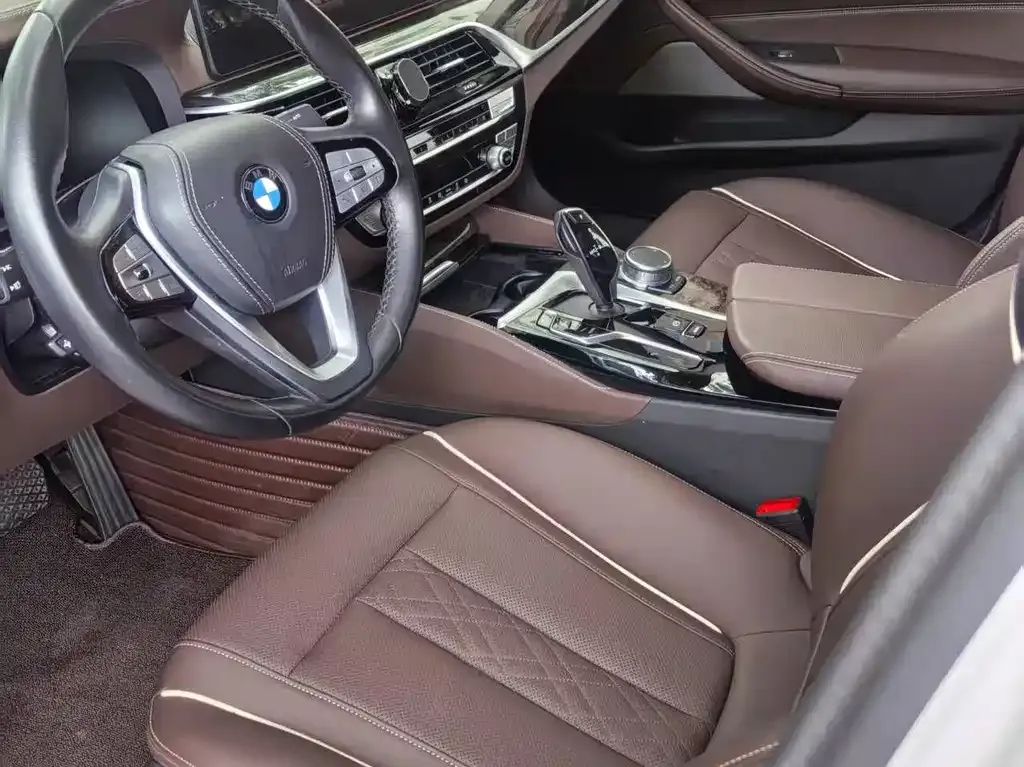 BMW 5 Series — фото 4
