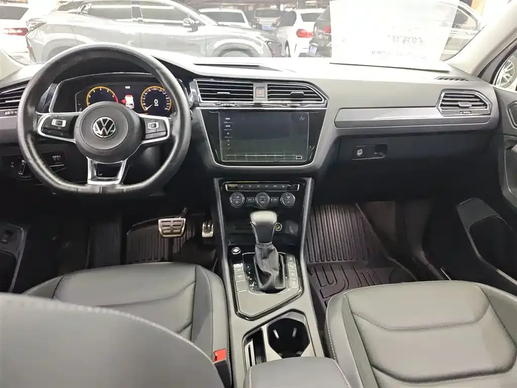 Volkswagen Tiguan L 2021 из CN, фото 10