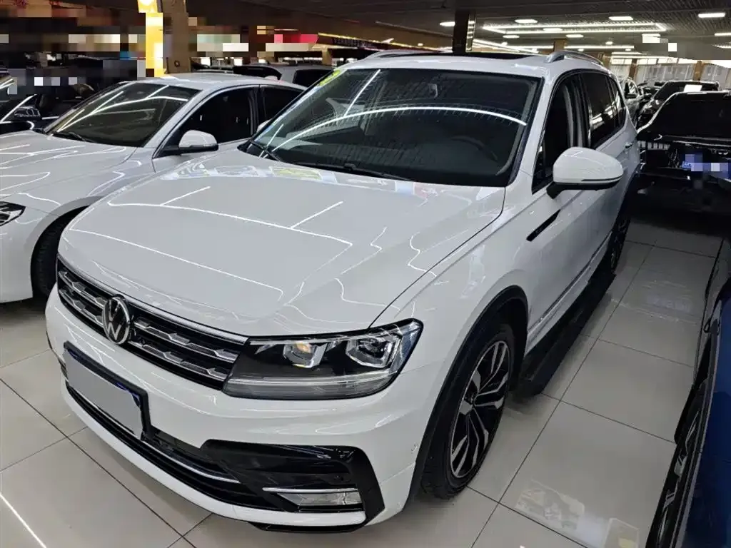 Volkswagen Tiguan L 2021 из CN, фото 2