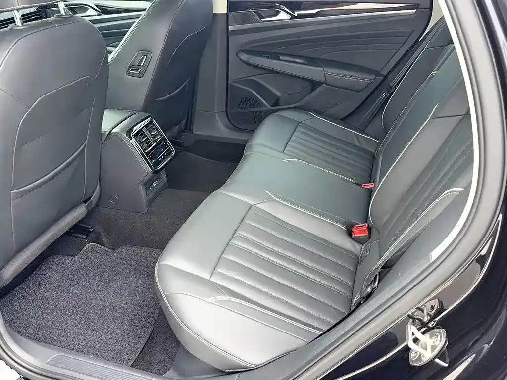 Volkswagen Passat 2022 из CN, фото 8