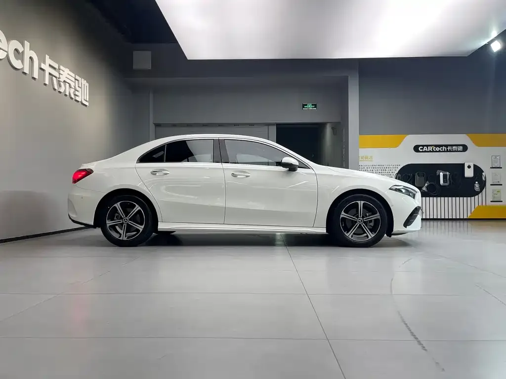 Mercedes-Benz A-Class 2023 из CN, фото 7