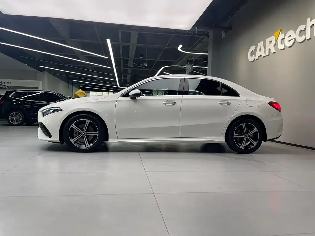 Mercedes-Benz A-Class 2023 из CN, фото 8