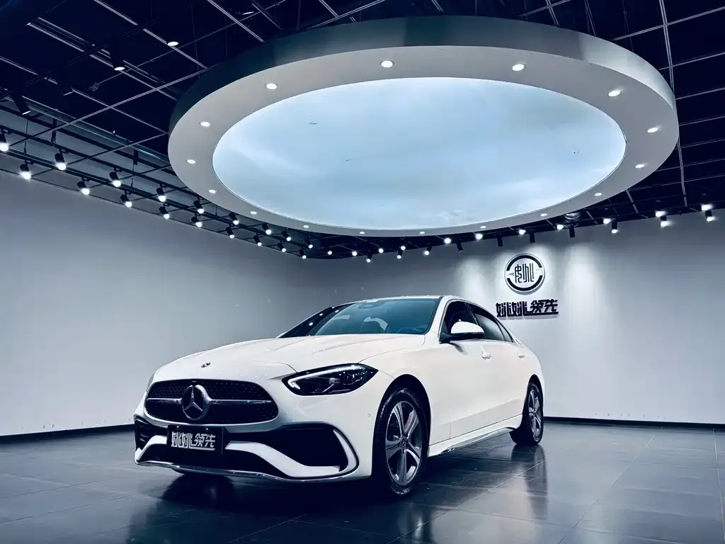 Mercedes-Benz C-Class — фото 1