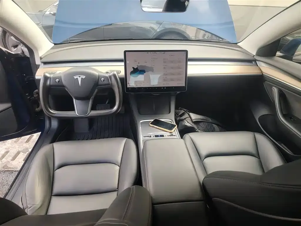 Tesla Model 3 — фото 10