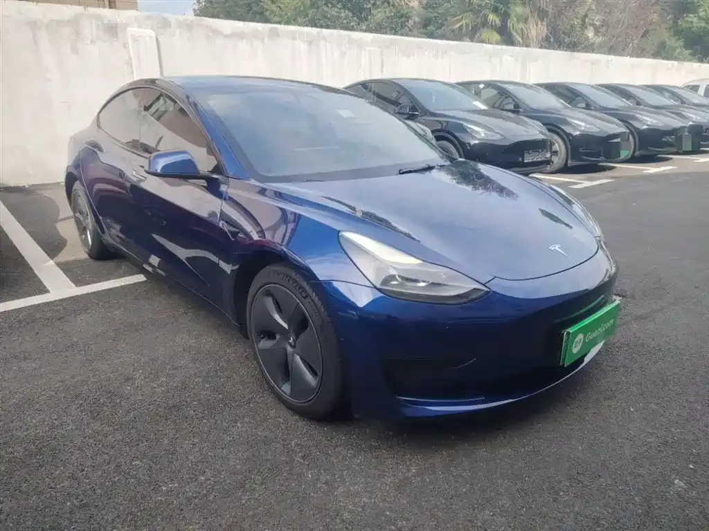 Tesla Model 3 — фото 4