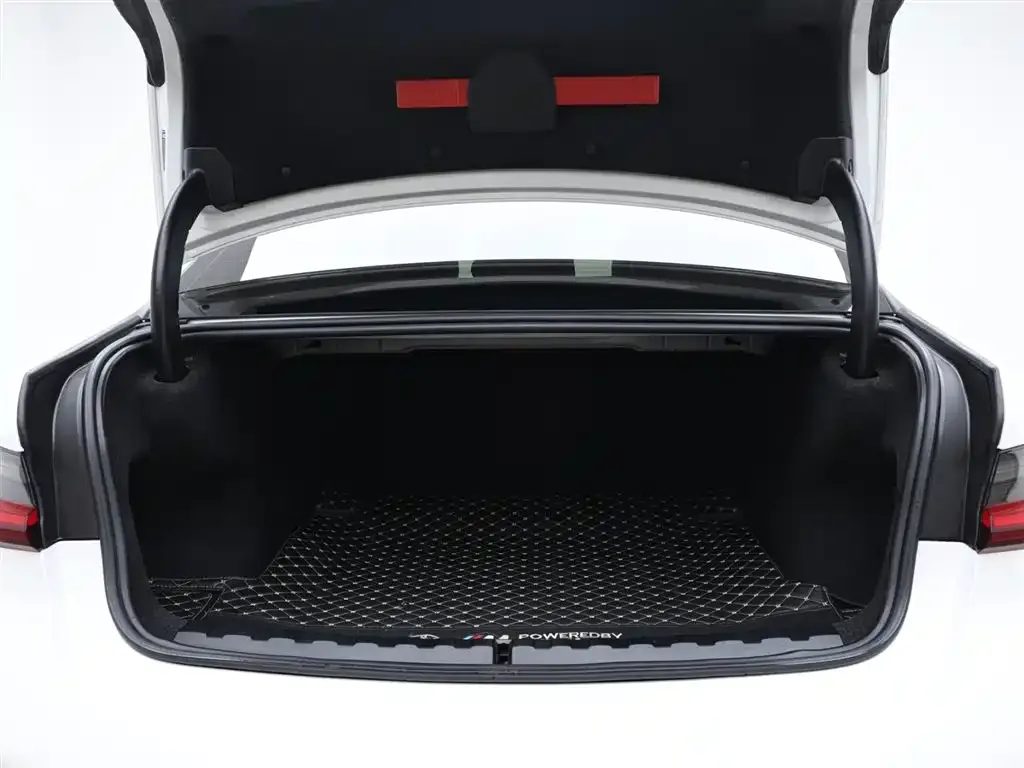 BMW 3 Series 2023 из CN, фото 6