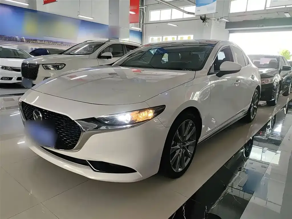 Mazda 3 Axela 2023 из CN, фото 2