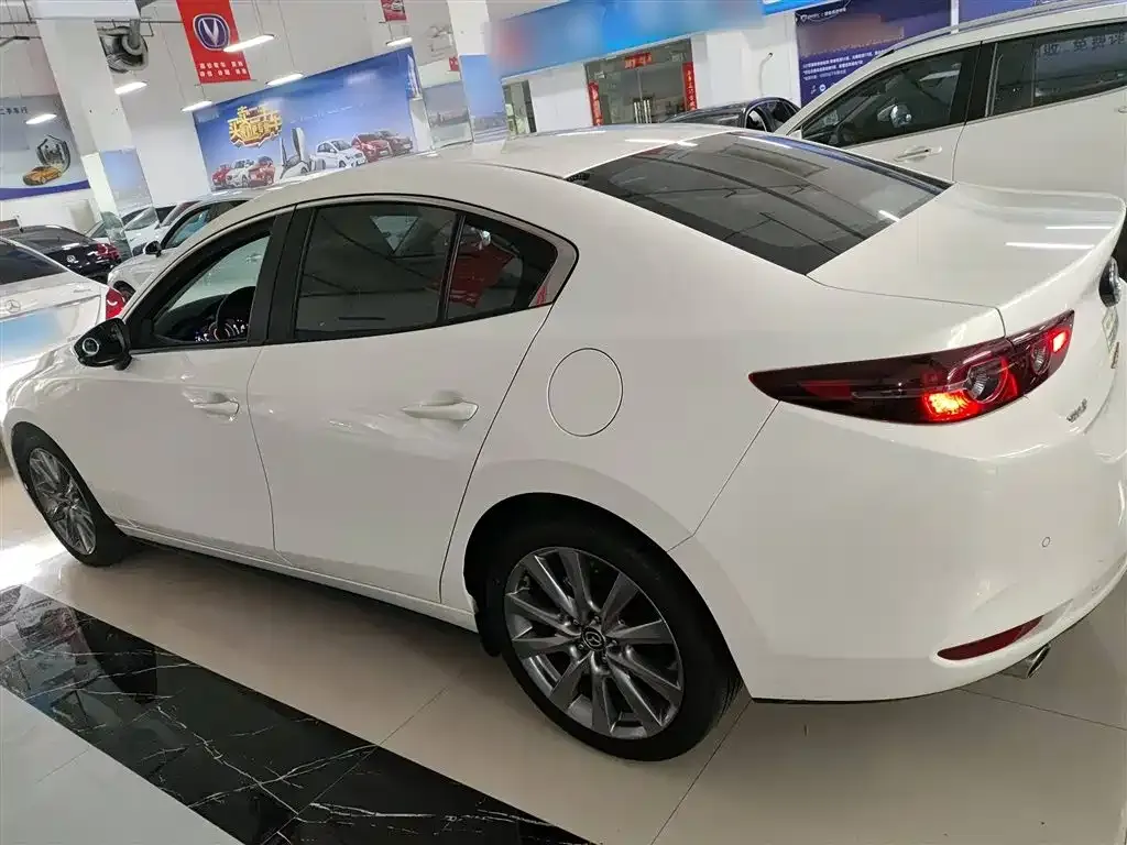 Mazda 3 Axela 2023 из CN, фото 5